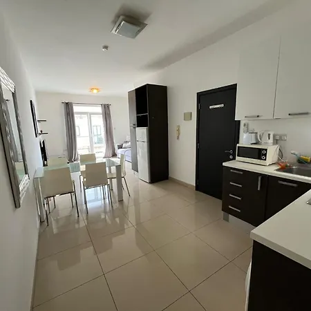 St Julians 2 Bedroom San Ġiljan