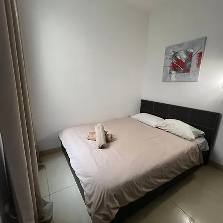 St Julians 2 Bedroom * San Ġiljan